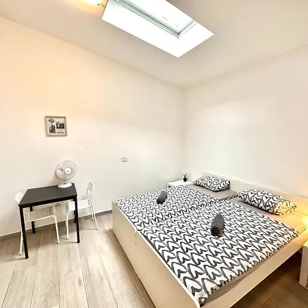 Πανσιόν Center Station