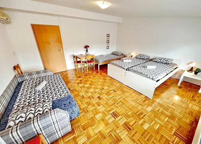 Center Station Guest house *